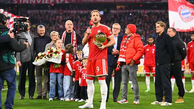 «Mister Ballon d'Or» Kane spielt mit besonderem Schuh