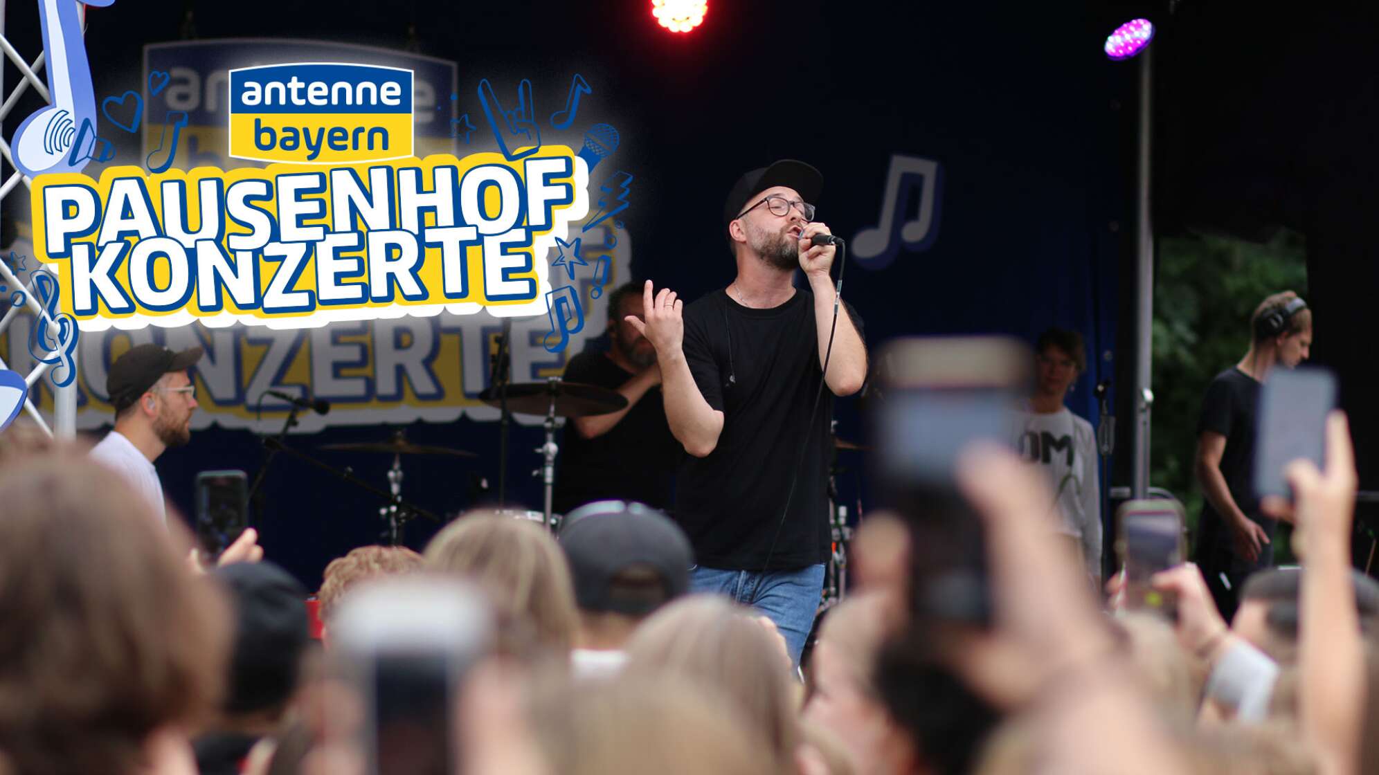 Mark Forster beim Pausenhofkonzert an der Realschule Weichs in Oberbayern