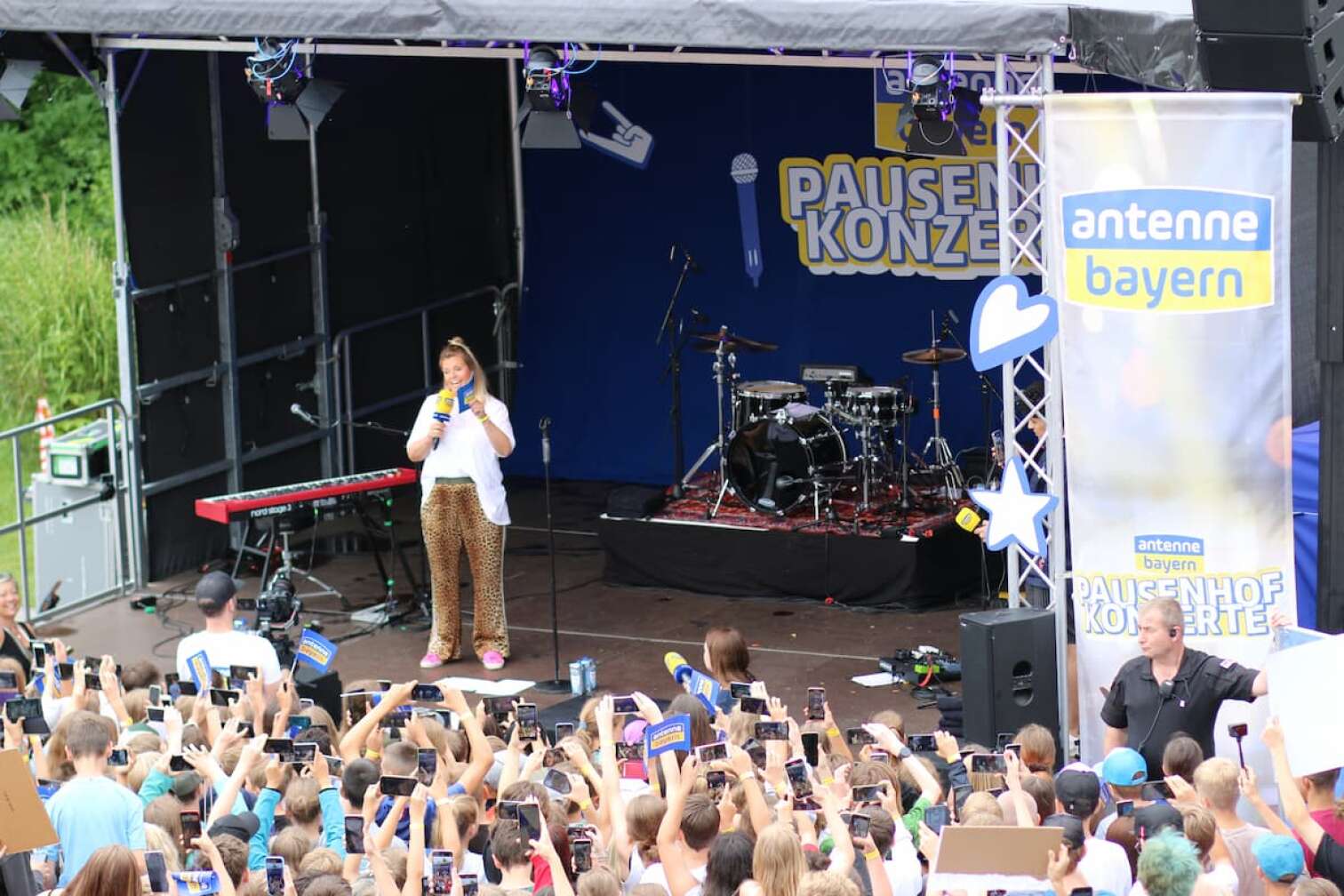 So war das erste ANTENNE BAYERN Pausenhofkonzert mit Mark Forster