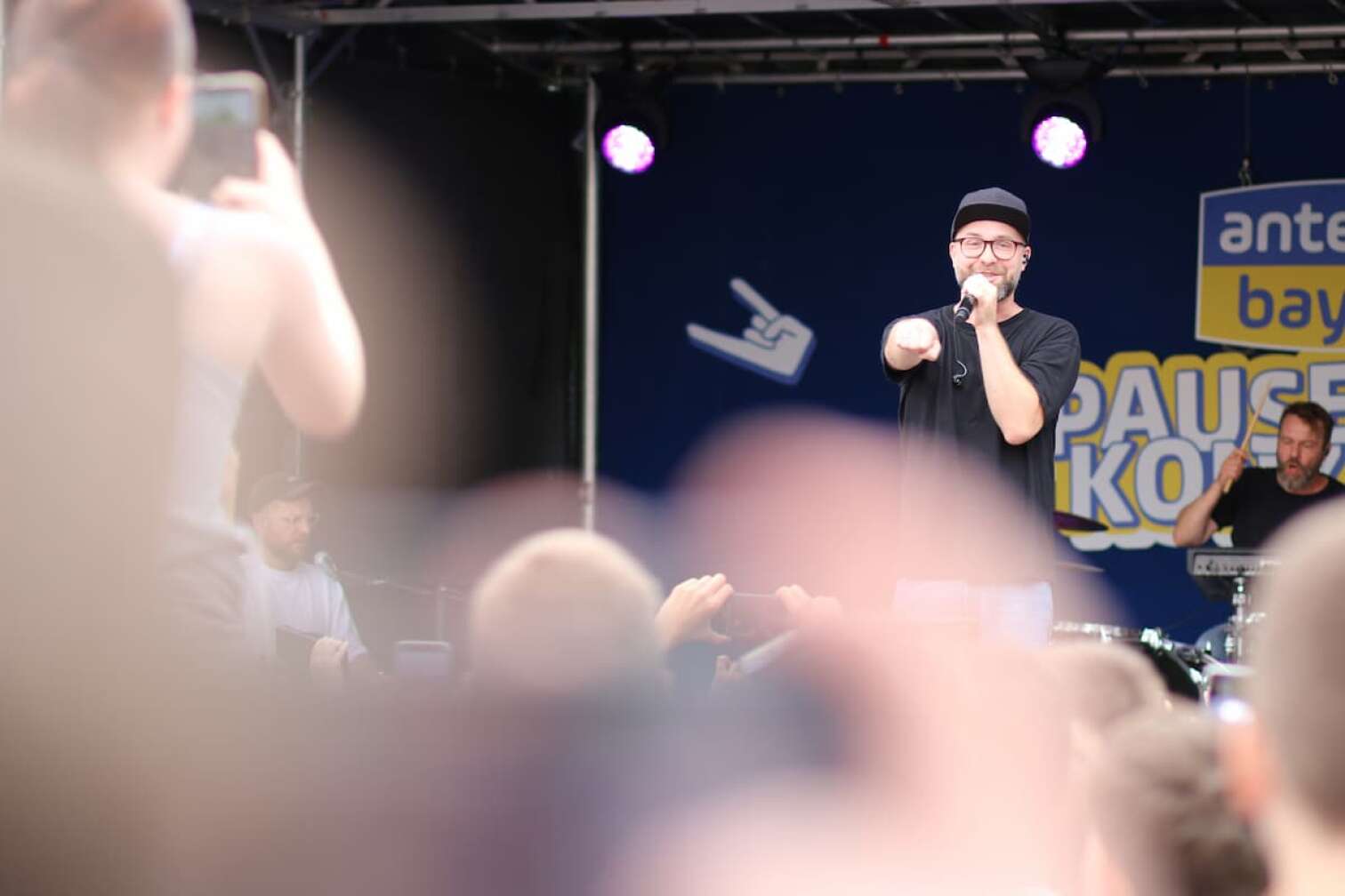 Mark Forster ist der Start auf dem ersten Pausenhofkonzert in Weichs