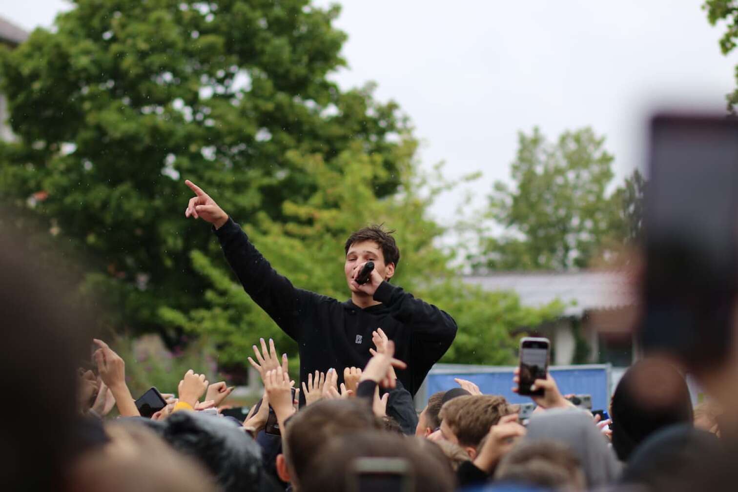 Wincent Weiss beim dritten ANTENNE BAYERN Pausenhofkonzert