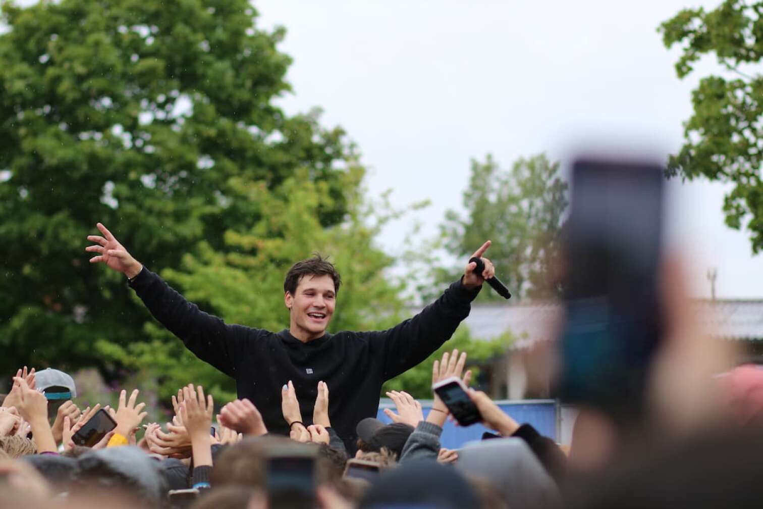 Wincent Weiss beim dritten ANTENNE BAYERN Pausenhofkonzert