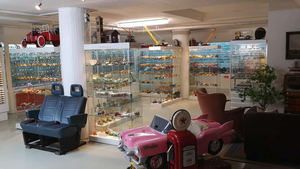 Autos ausgestellt