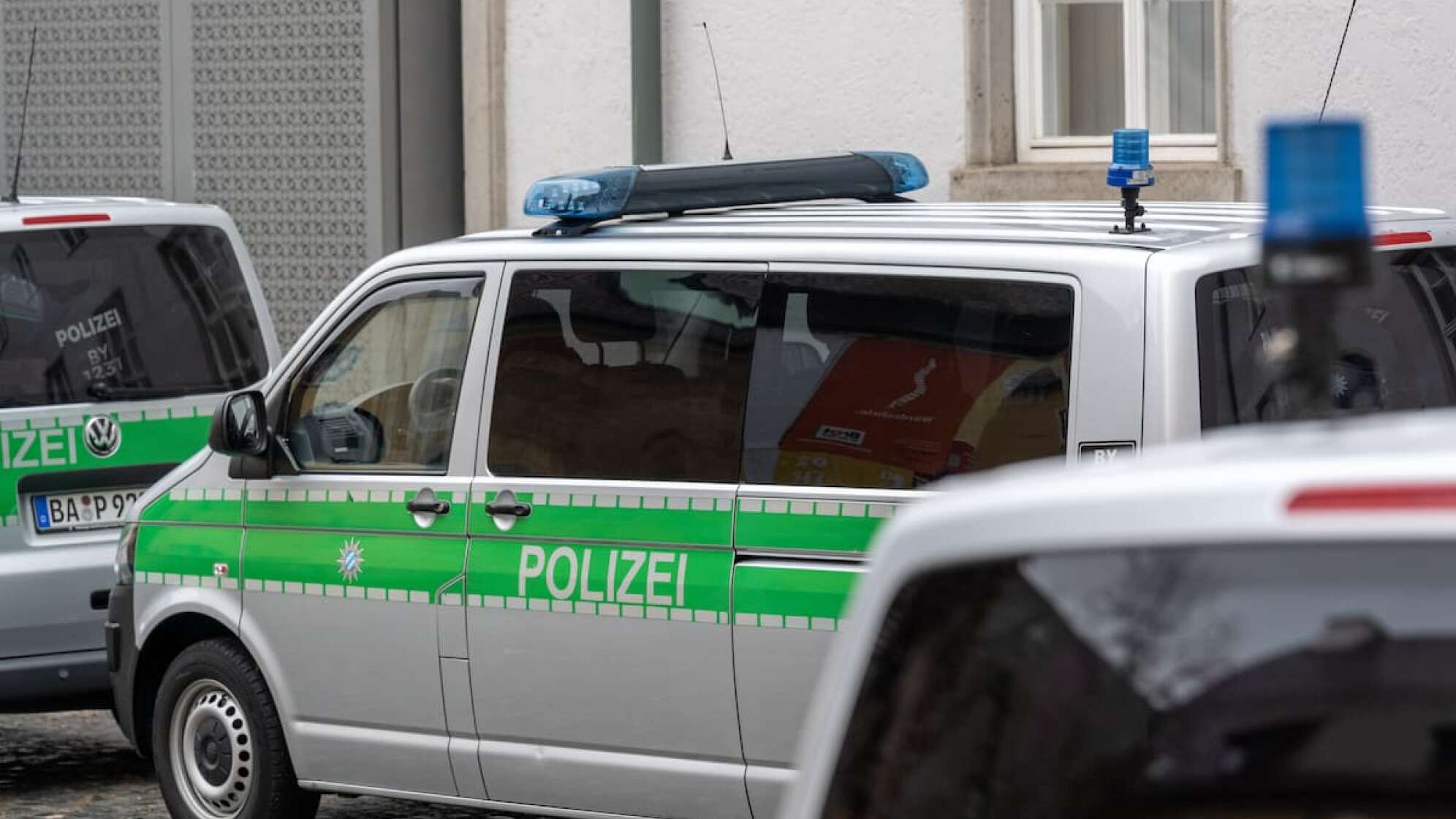 Mehrere Polizeifahrzeuge