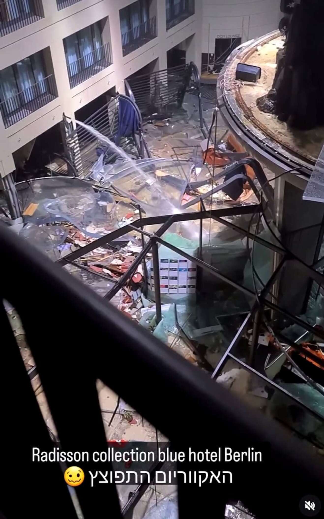 Das zerstörte Aquarium im Hotel in Berlin.