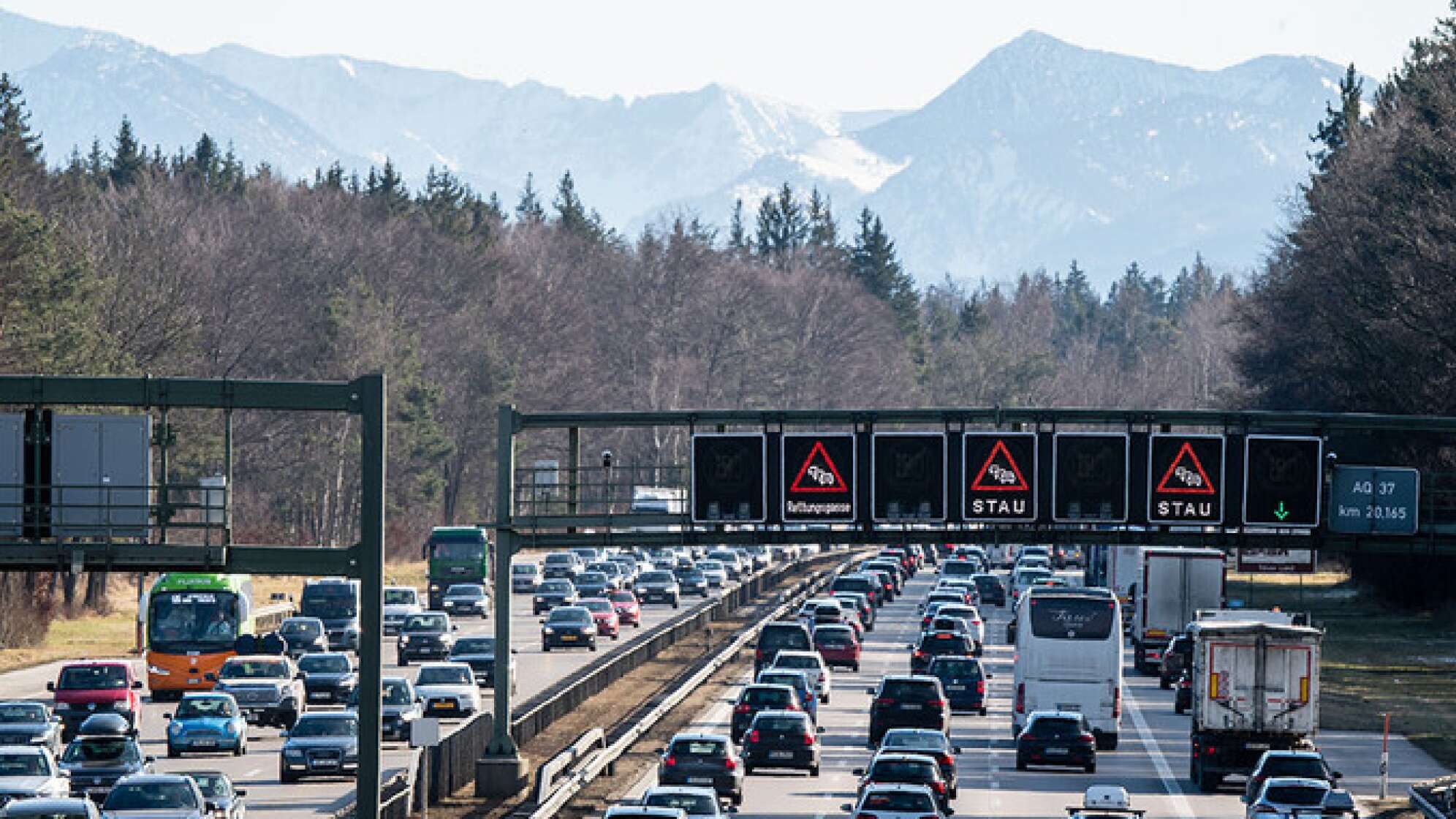 Stau auf der Autobahn.