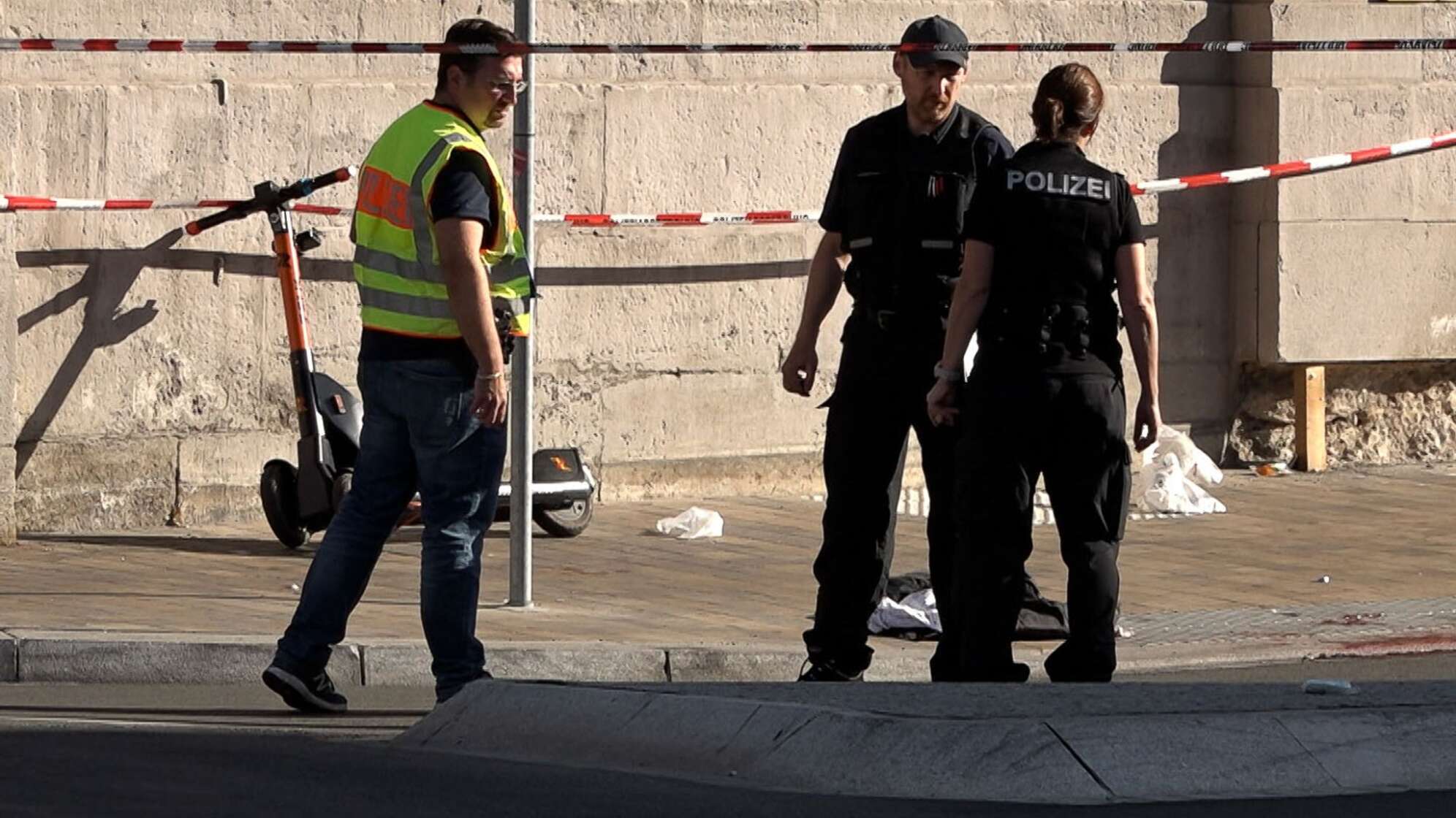 Ein Toter und zwei Schwerverletzte nach Angriff in Würzburg