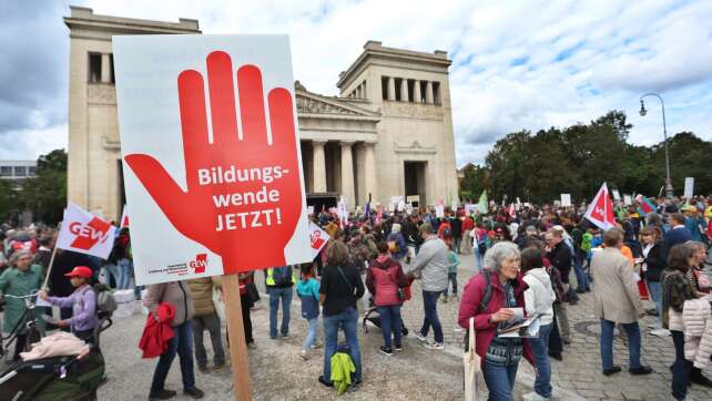 Demos für besseres Bildungssystem