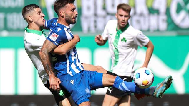 Fürth gewinnt gegen Karlsruhe: 4:3 trotz Unterzahl