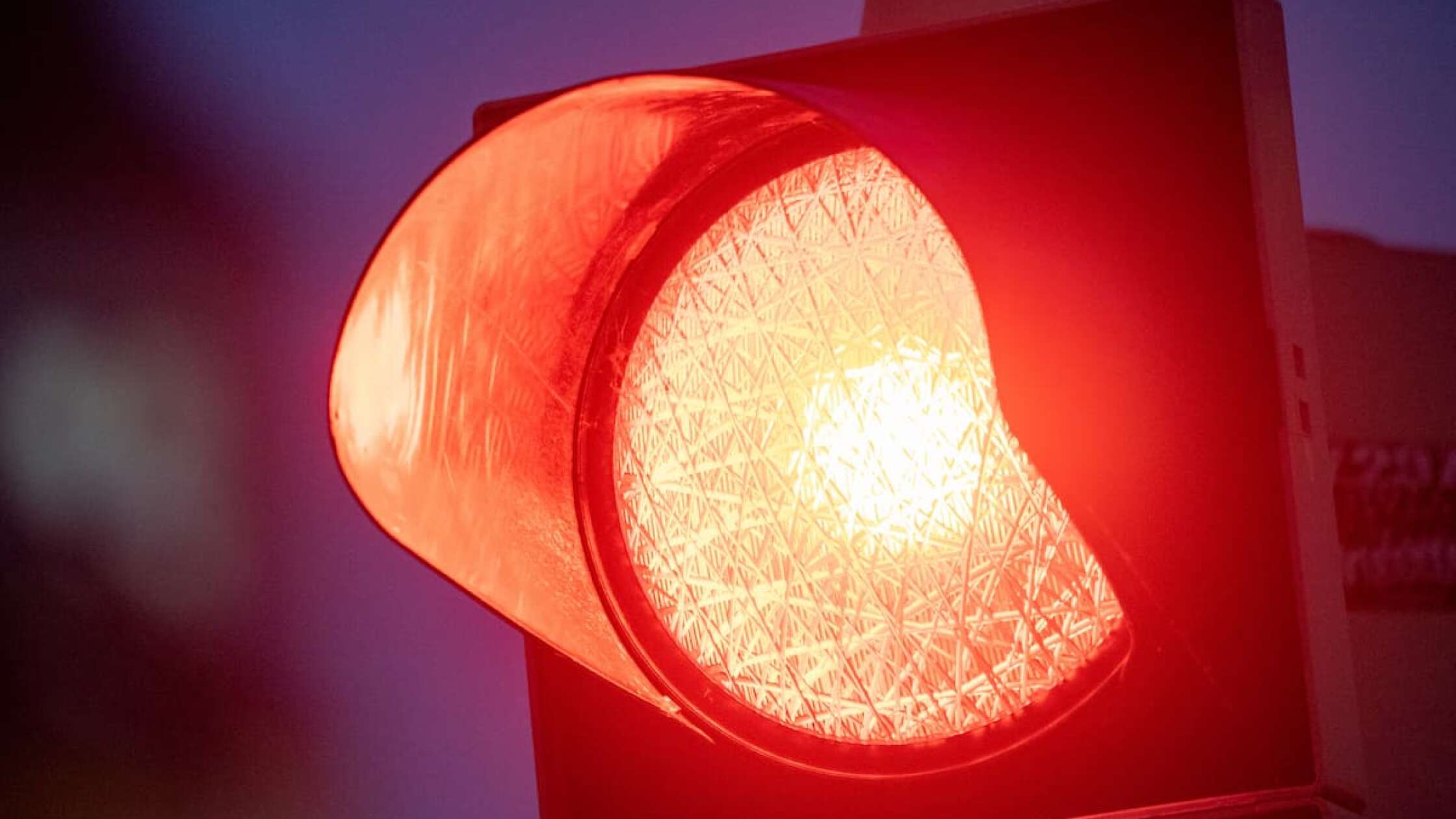 Ausnahmen Hier dürft ihr tatsächlich über die rote Ampel fahren