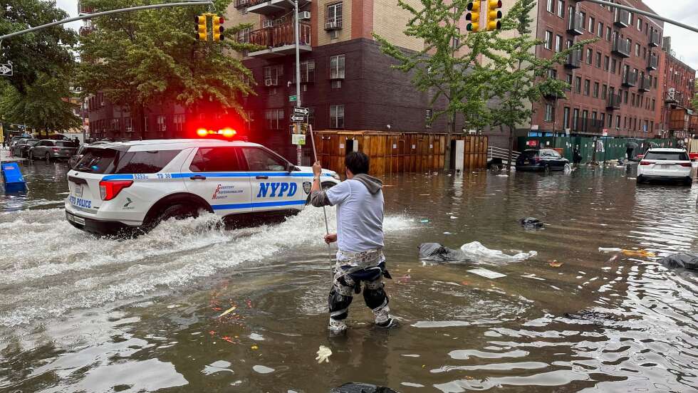 New York versinkt im Regen