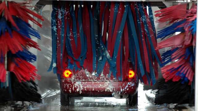 Auto waschen im Winter: So geht's richtig