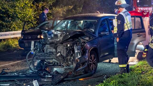 Zwei Tote und sechs Verletzte bei Autounfall in Gummersbach