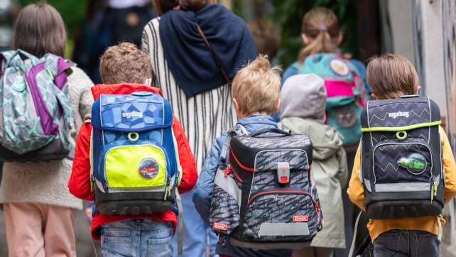 Dann am besten Schulranzen kaufen: So viel darf er kosten