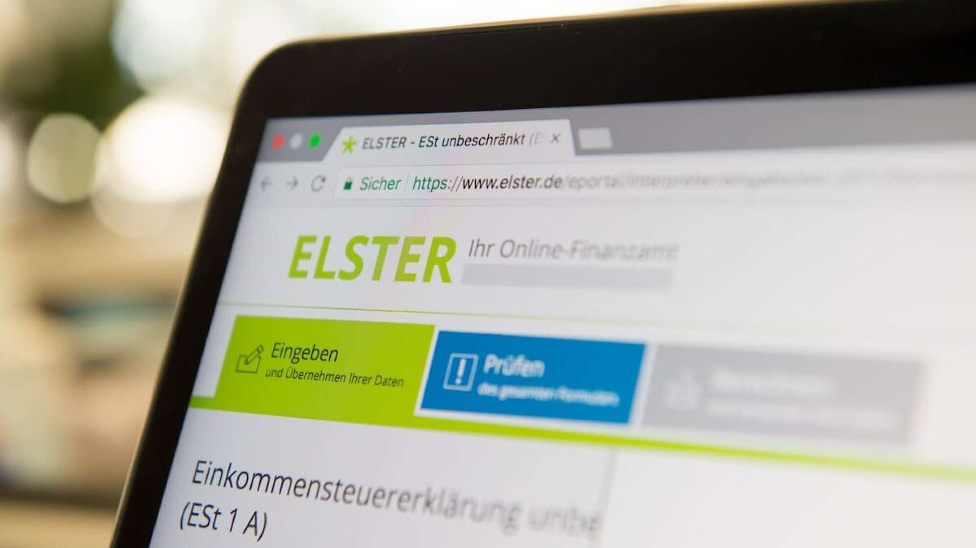 Elster-Antrag auf einem Laptop