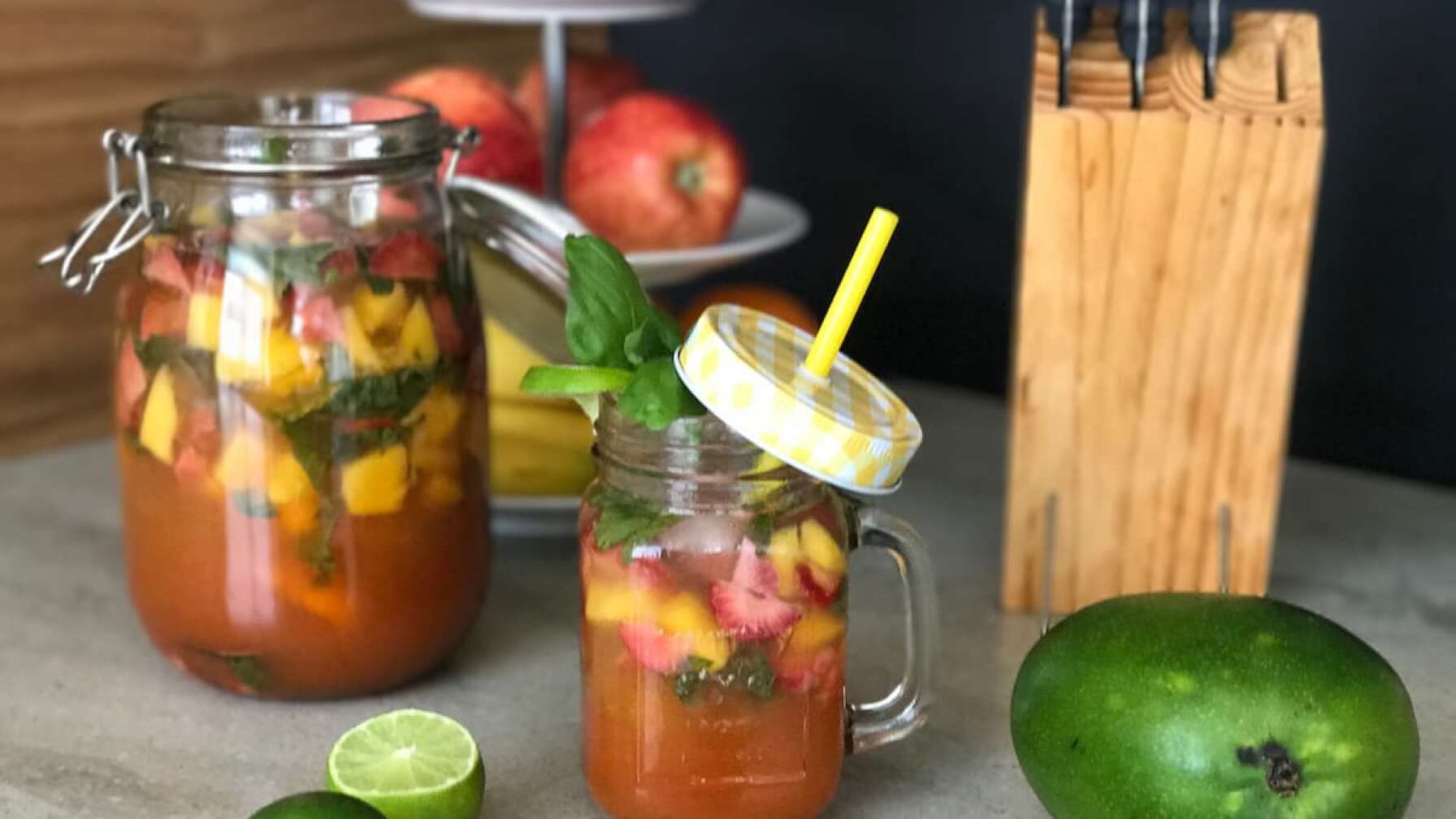 Mango-Erdbeer-Bowle