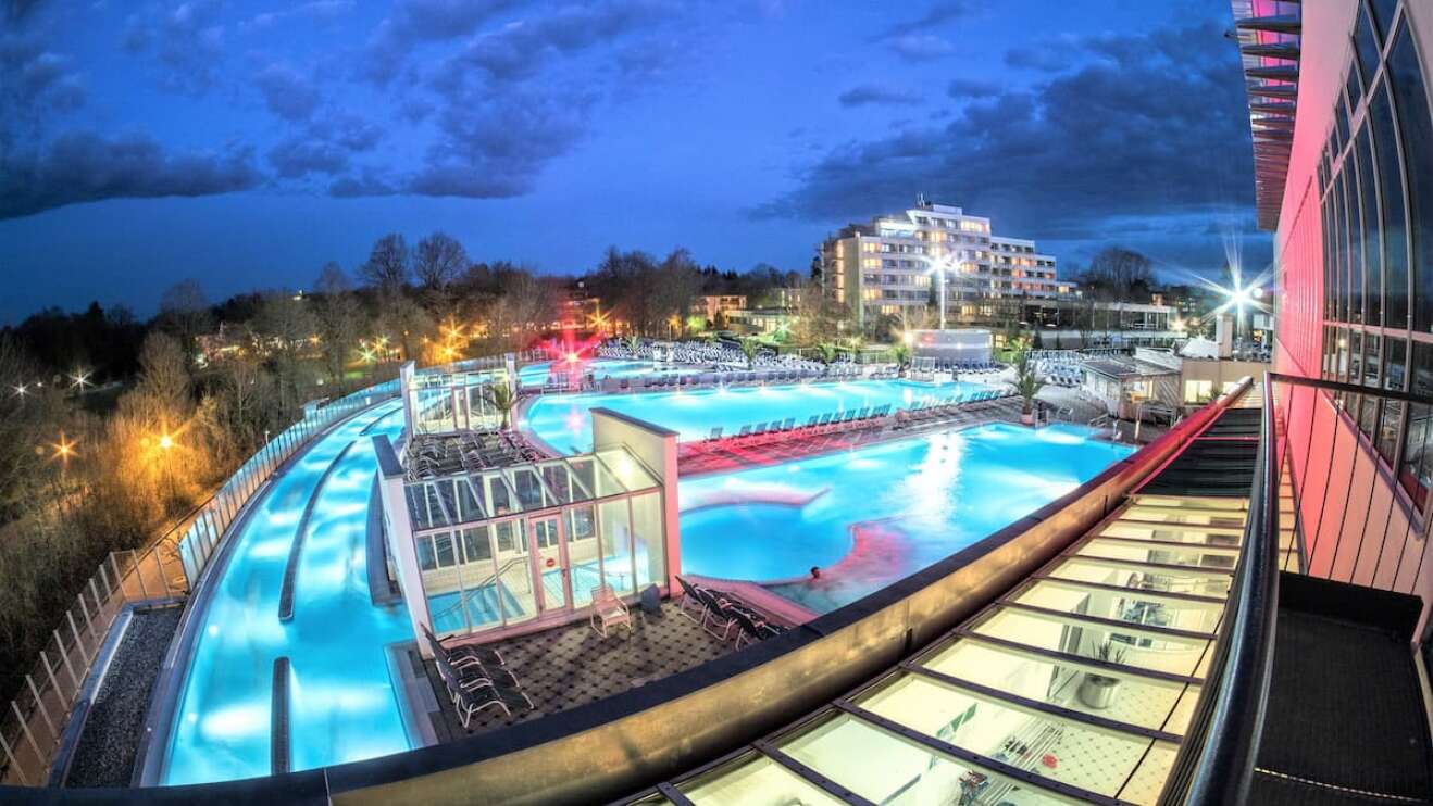 Europa Therme: Im 120 m langen Strömungskanal lässt man sich entspannt treiben