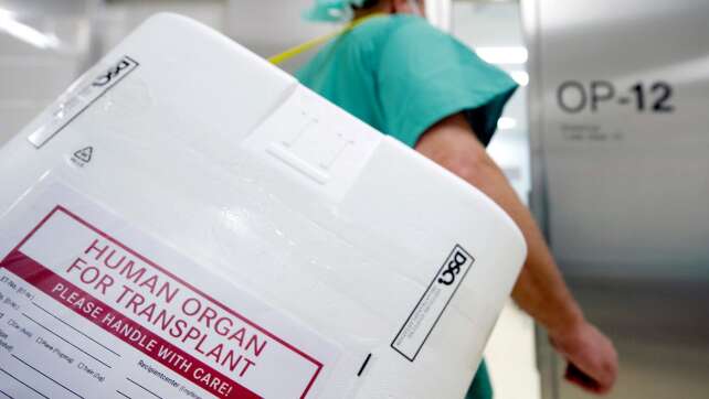 Beschluss: Deutsche nicht automatisch Organspender - hier Ausweis ausdrucken