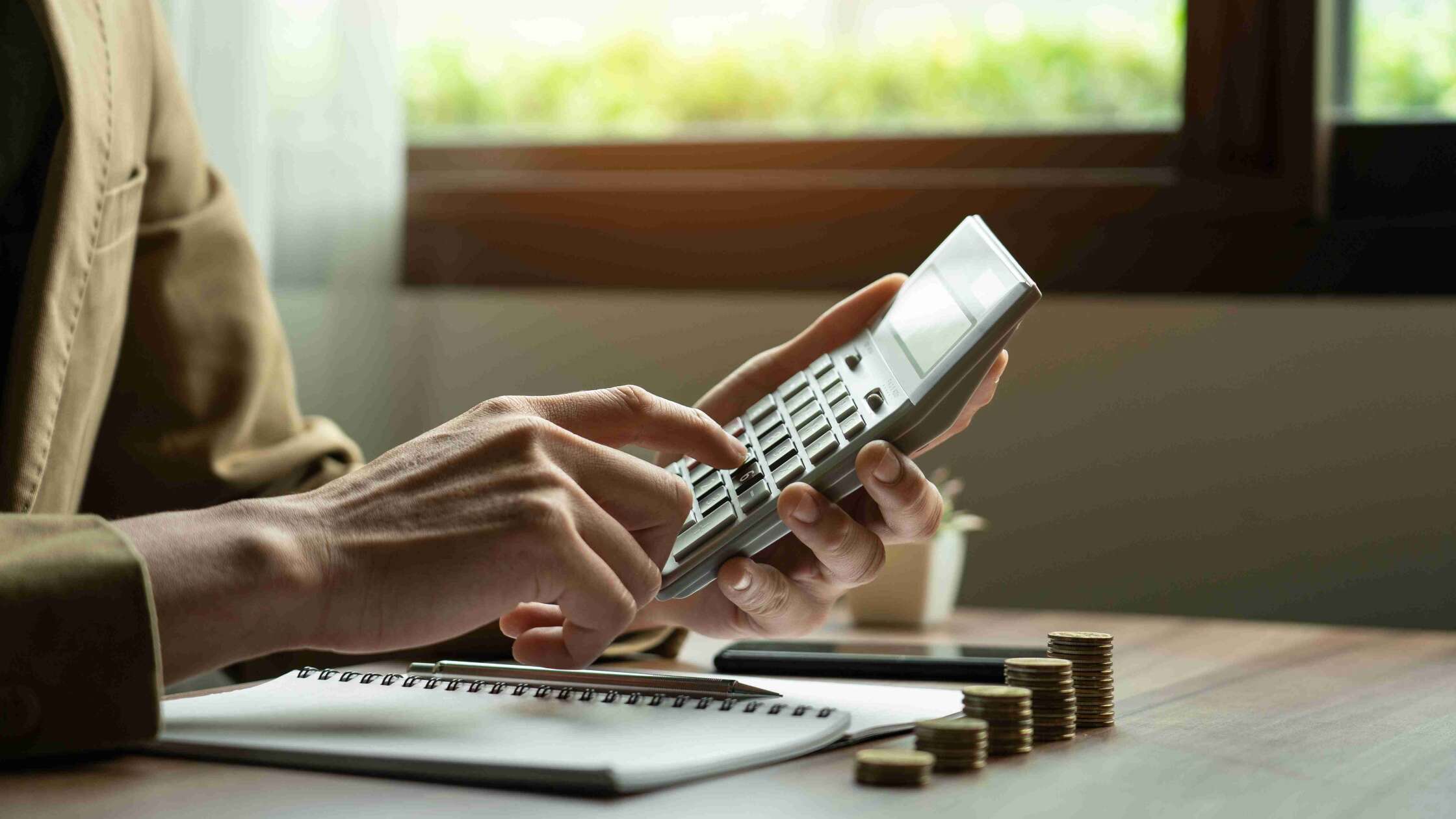  Foto zu Rentenerhöhung 2024: So viel mehr Geld bekommen Rentner 