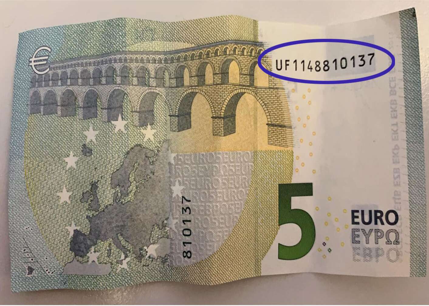 5-Euro-Schein mit Seriennummer