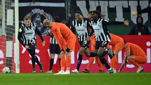 Koné köpft Gladbach ins Pokal-Viertelfinale