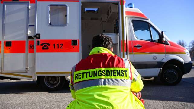10-Jähriger fällt aus fahrendem Schulbus