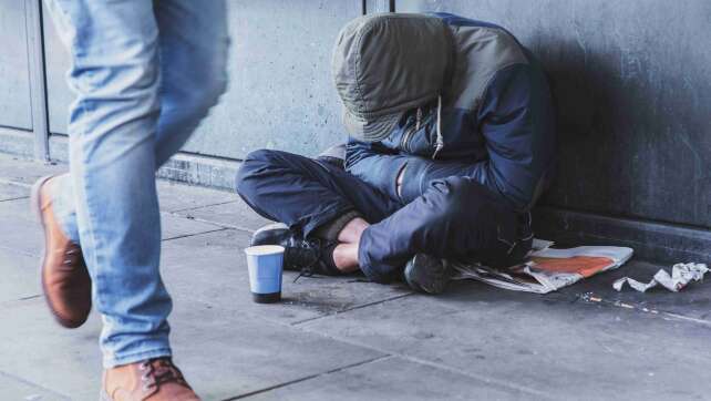 Zivilcourage: Wie kann ich Obdachlosen helfen?
