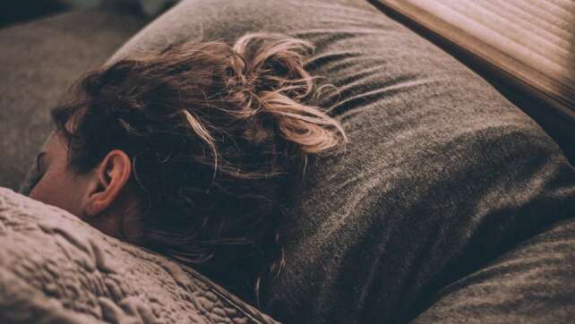 Darum kann es für eure Gesundheit schlecht sein, mit offenem Fenster zu schlafen
