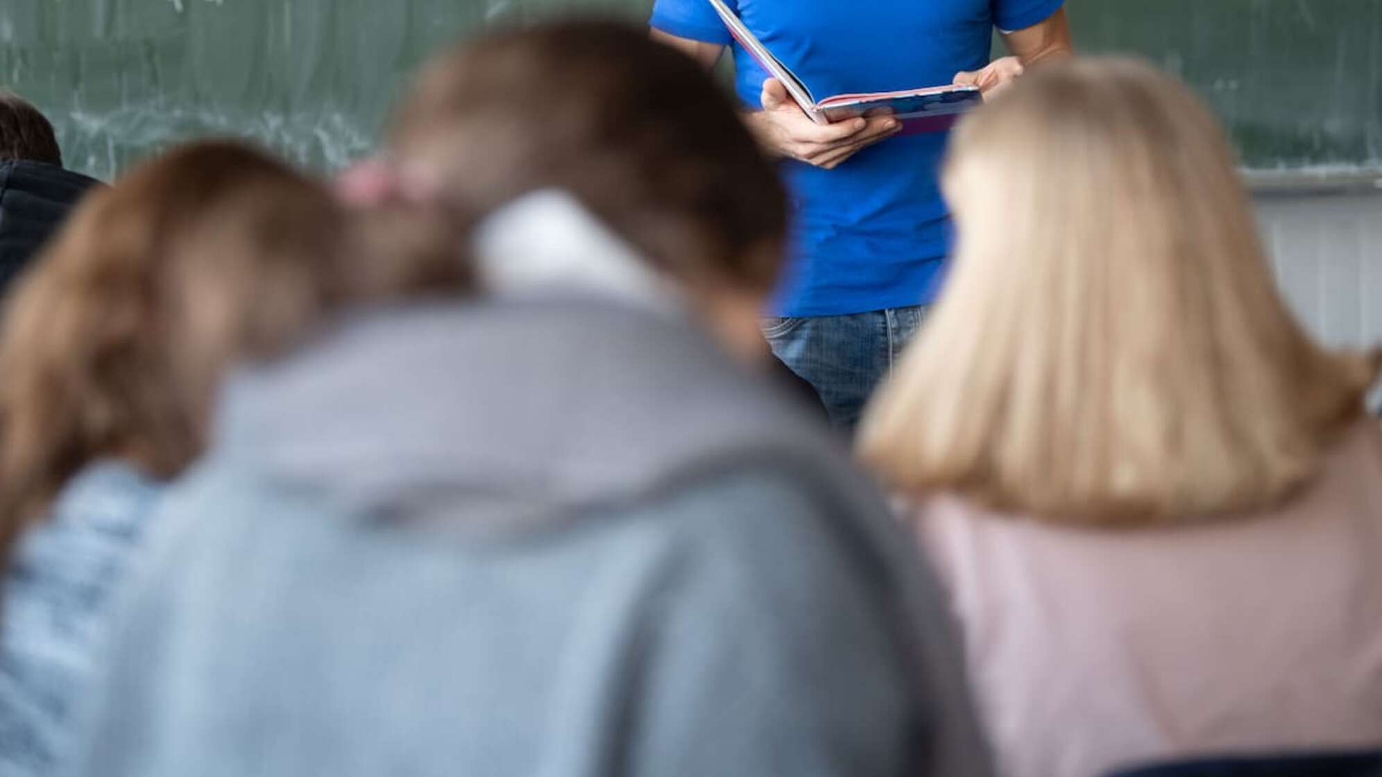 Lehrer vor Klasse