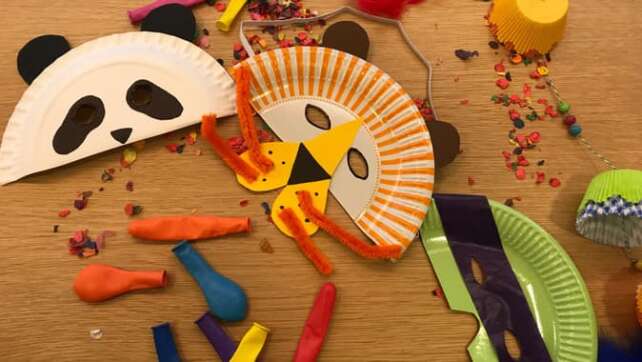 Fasching: Bunte Tiermasken aus Papptellern basteln