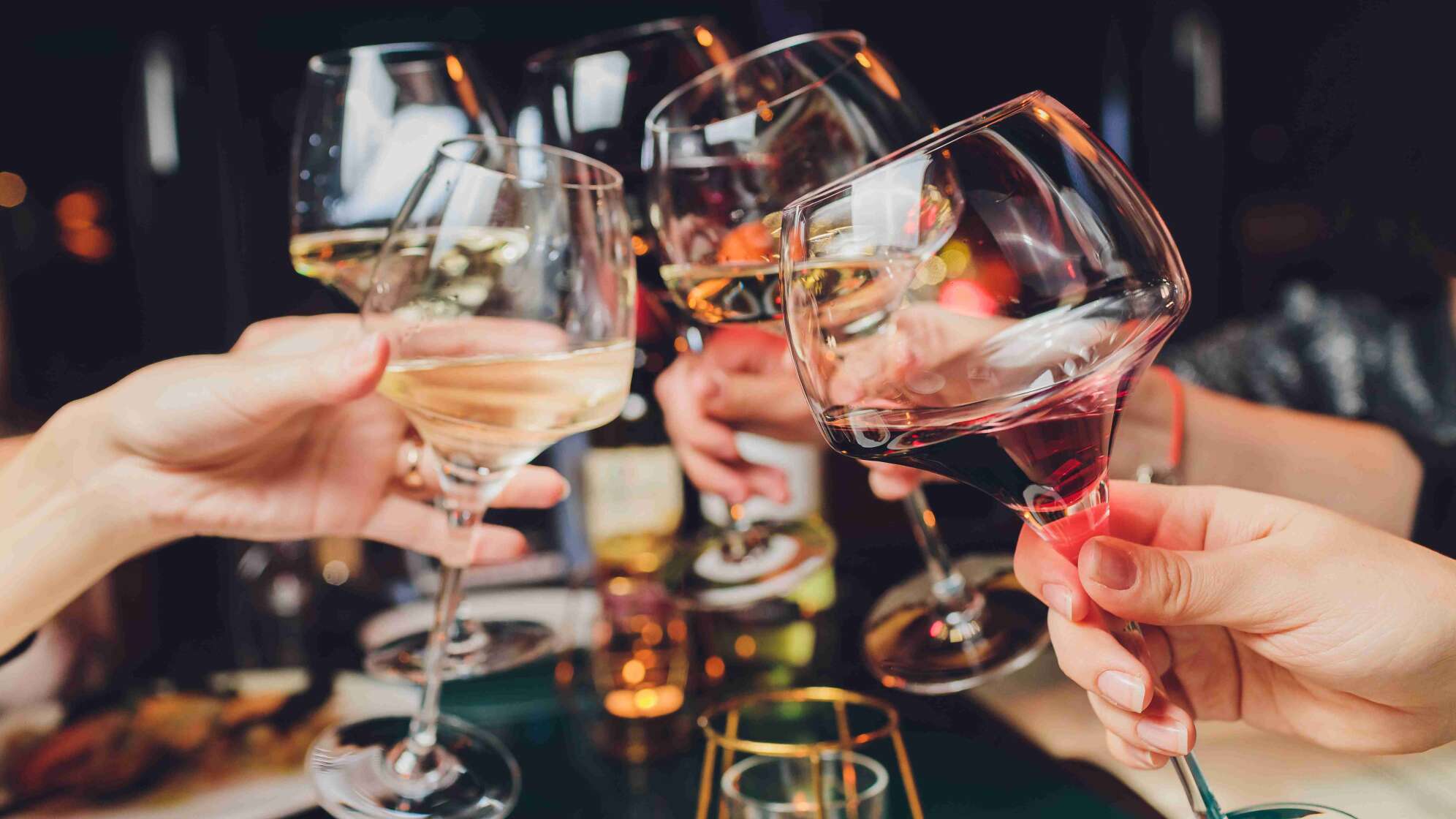 Alkohol in Gläsern