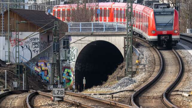 Kaputte S-Bahn im Tunnel: Münchner Stammstrecke gesperrt