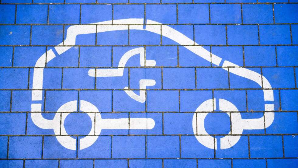 Analyse zur E-Auto-Wende: Mercedes besser, VW fällt zurück