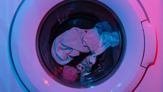 Jeans, Shirts, BH: Was wir zu oft waschen - und was zu selten