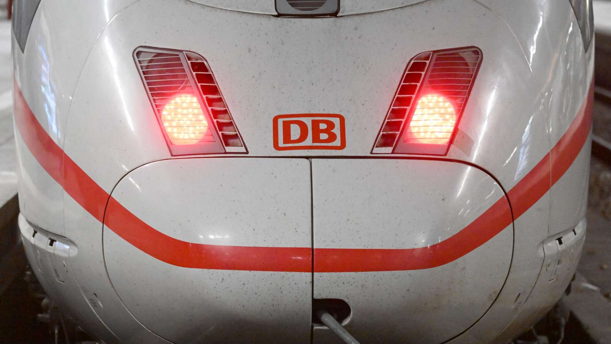 ICE-Strecke in Schwaben nach Brand gesperrt