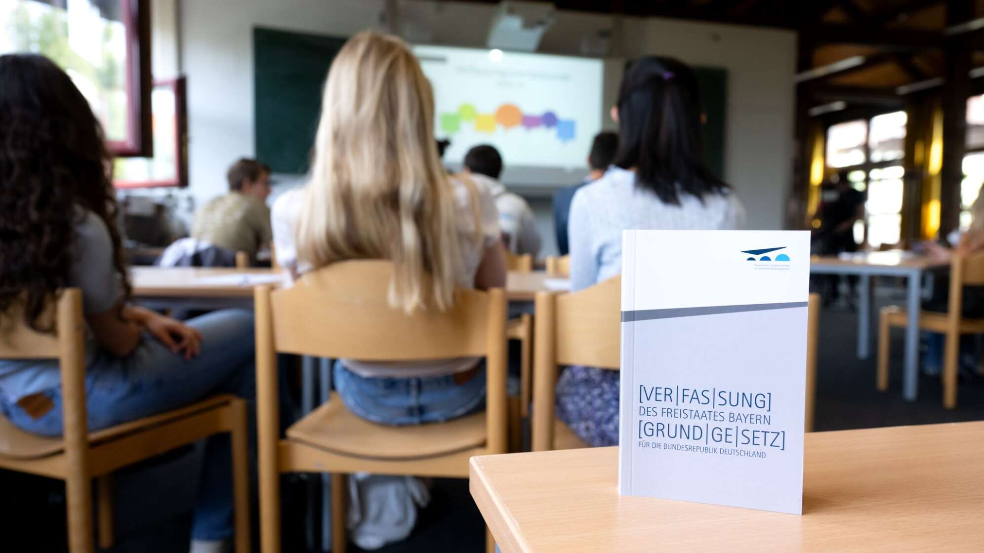 «Verfassungsviertelstunde» an einem Gymnasium