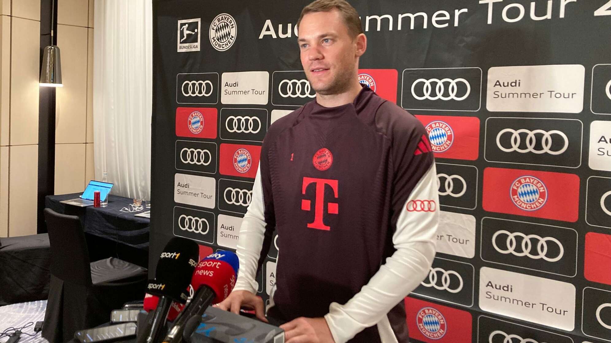 FC Bayern in Südkorea - Neuer