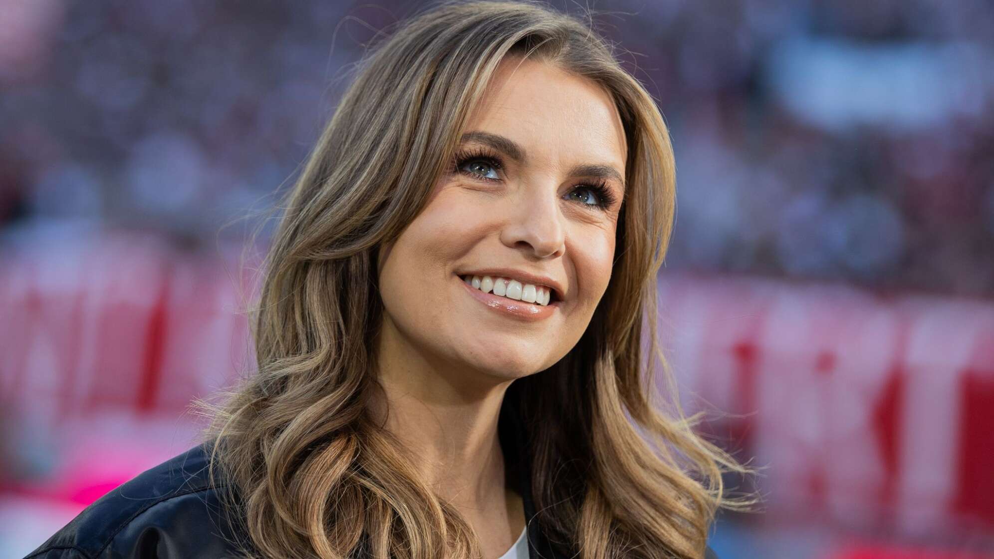 Moderatorin Laura Wontorra.