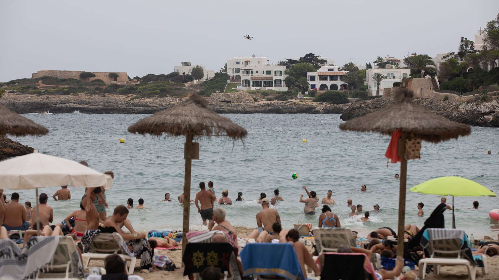 Sicherheitsdrohne auf Mallorca