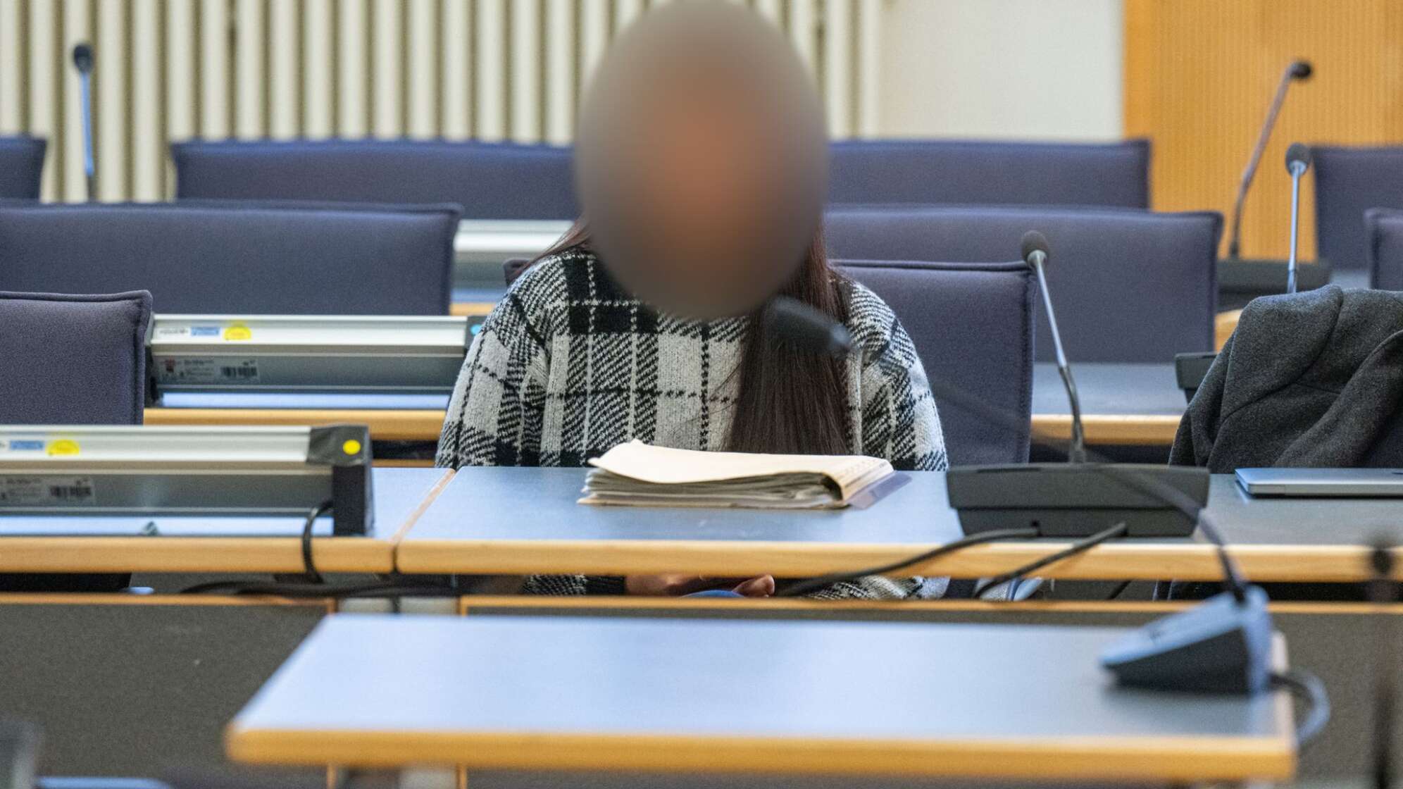 Krankenschwester soll Seniorin getötet haben - Prozessauftakt