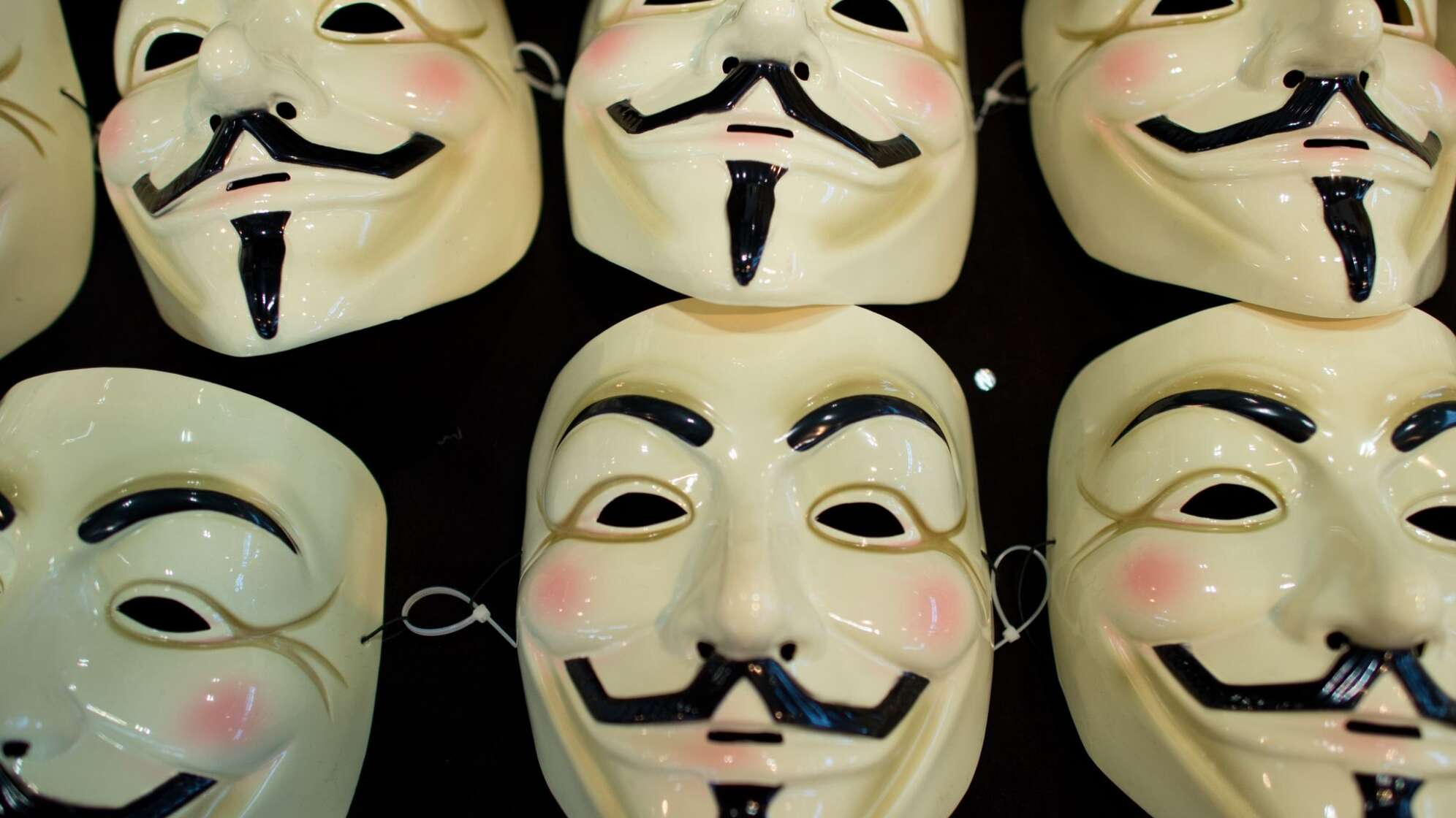 Guy-Fawkes-Masken
