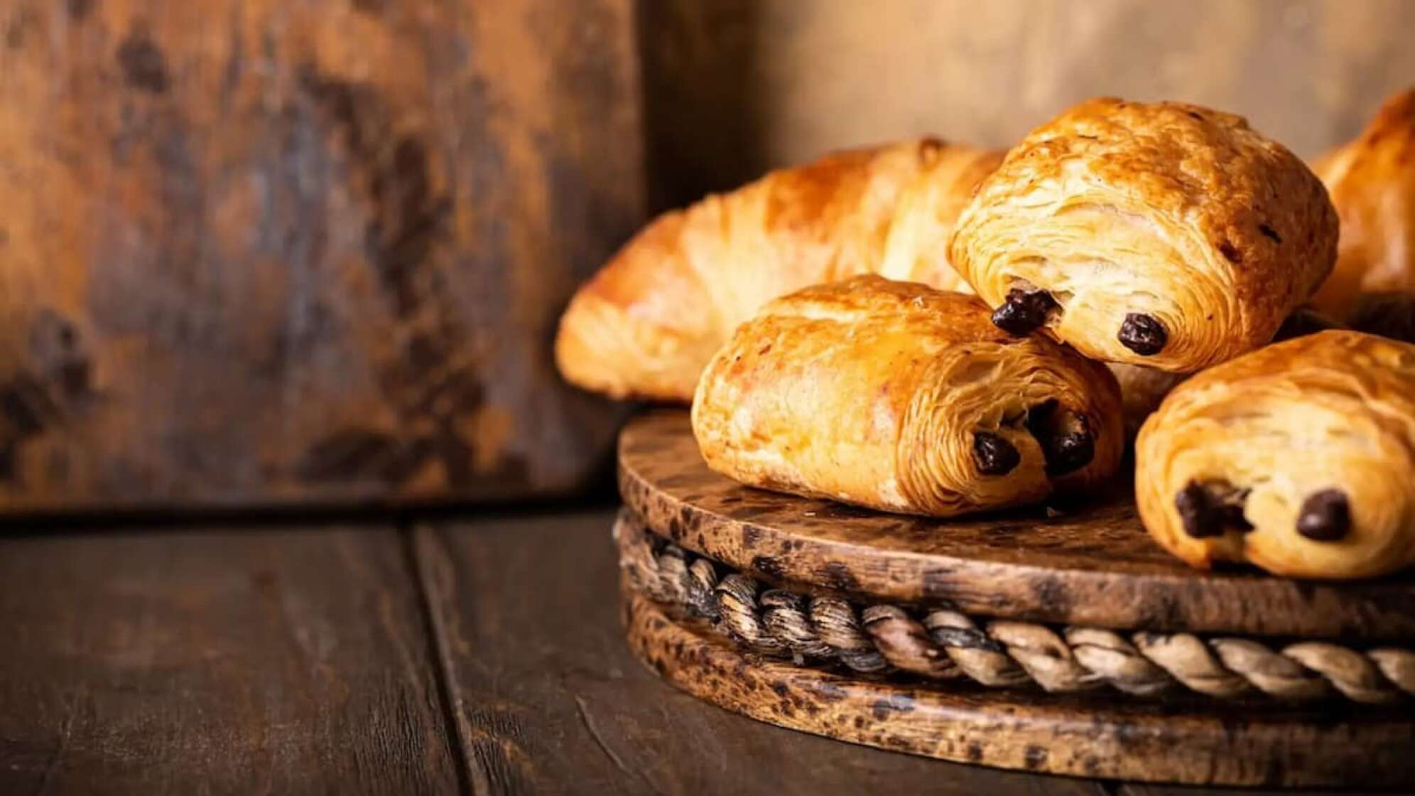 Frisch gebackene Schokobrötchen