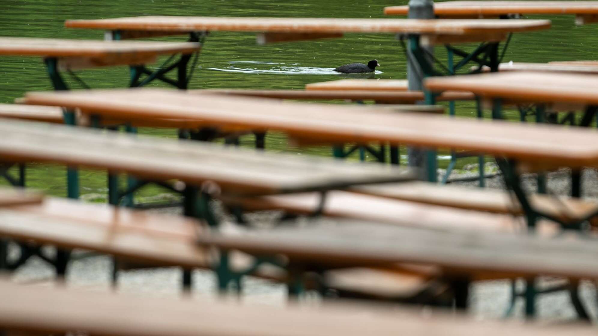 Leerer Biergarten