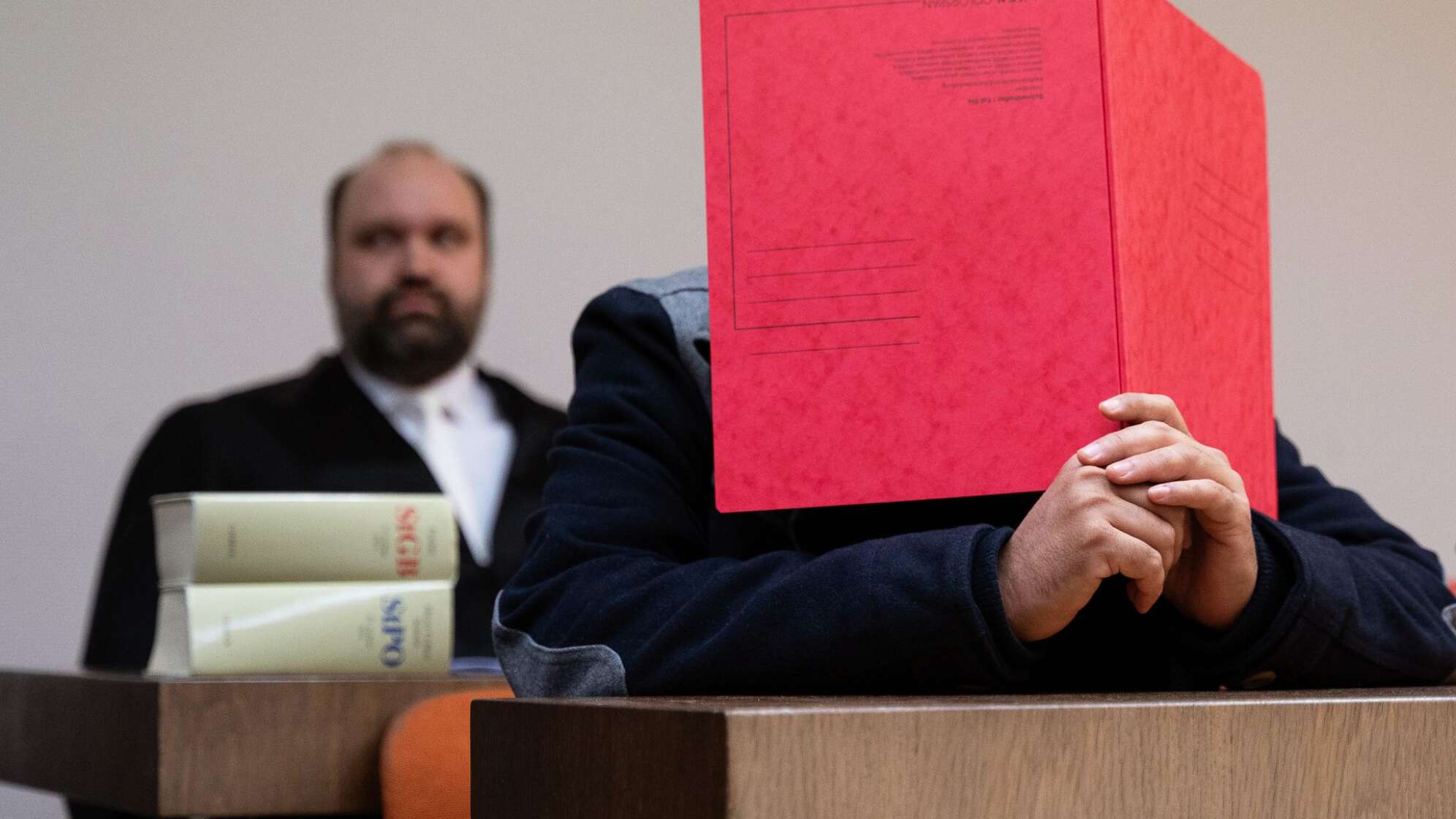 Prozess wegen Vergewaltigung von 14-Jähriger