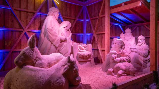 Eröffnung der größten Sandkrippe Deutschlands in Deggendorf – ein kleines Meisterwerk aus Sand