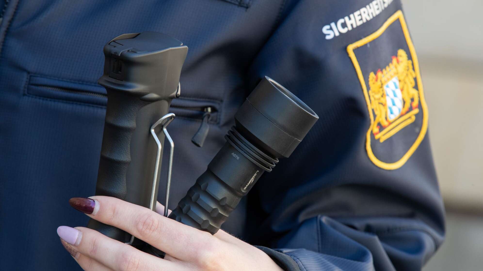 Sicherheitswacht mit Ausrüstung