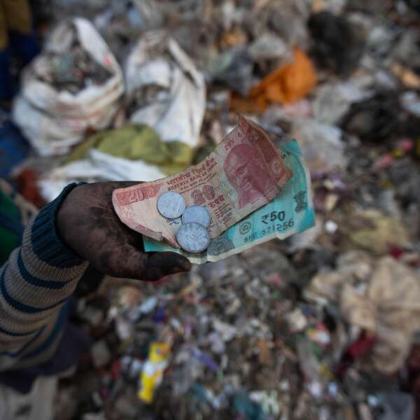 Moderne Ausbeutung? "Jeder Deutsche beschäftigt 30 bis 50 Sklaven"