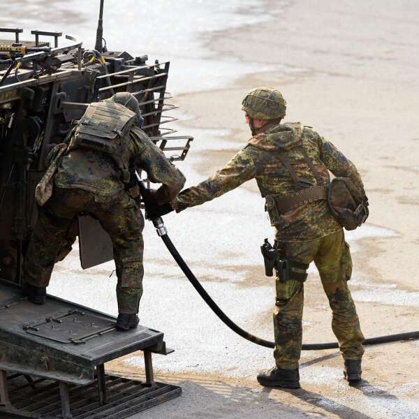 "Die europäischen Treibstoffvorräte reichen für drei Monate Krieg" | Shena Britzen (Rheinmetall) | Nils Aldag (Sunfire) | Kira Vinke (DGAP)