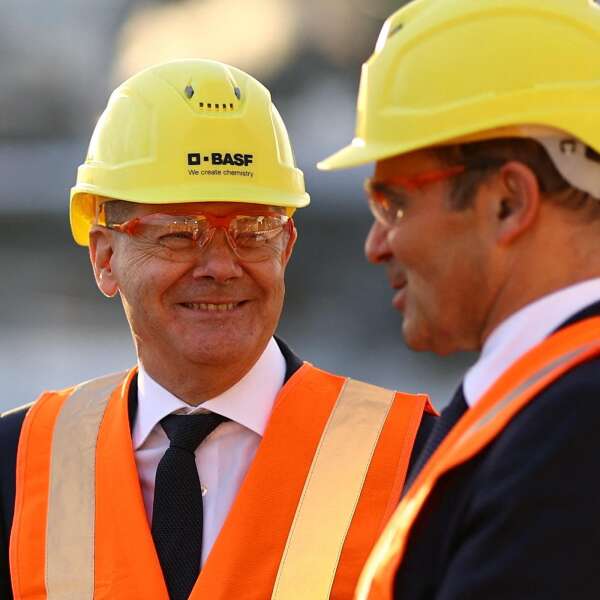 Claudia Kemfert kritisiert naive Politik: "BASF hat uns ins Energiedrama geführt"