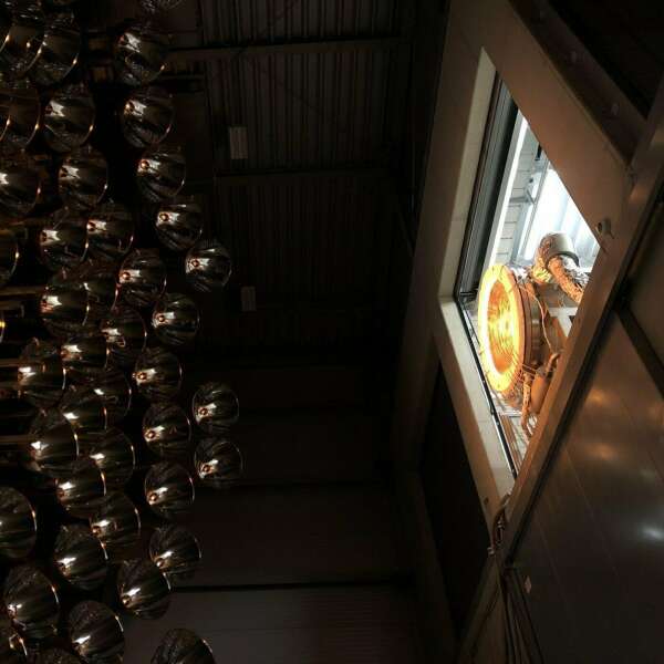 Kerosin aus Luft und Sonne? "Funktioniert nicht nur auf dem Papier"